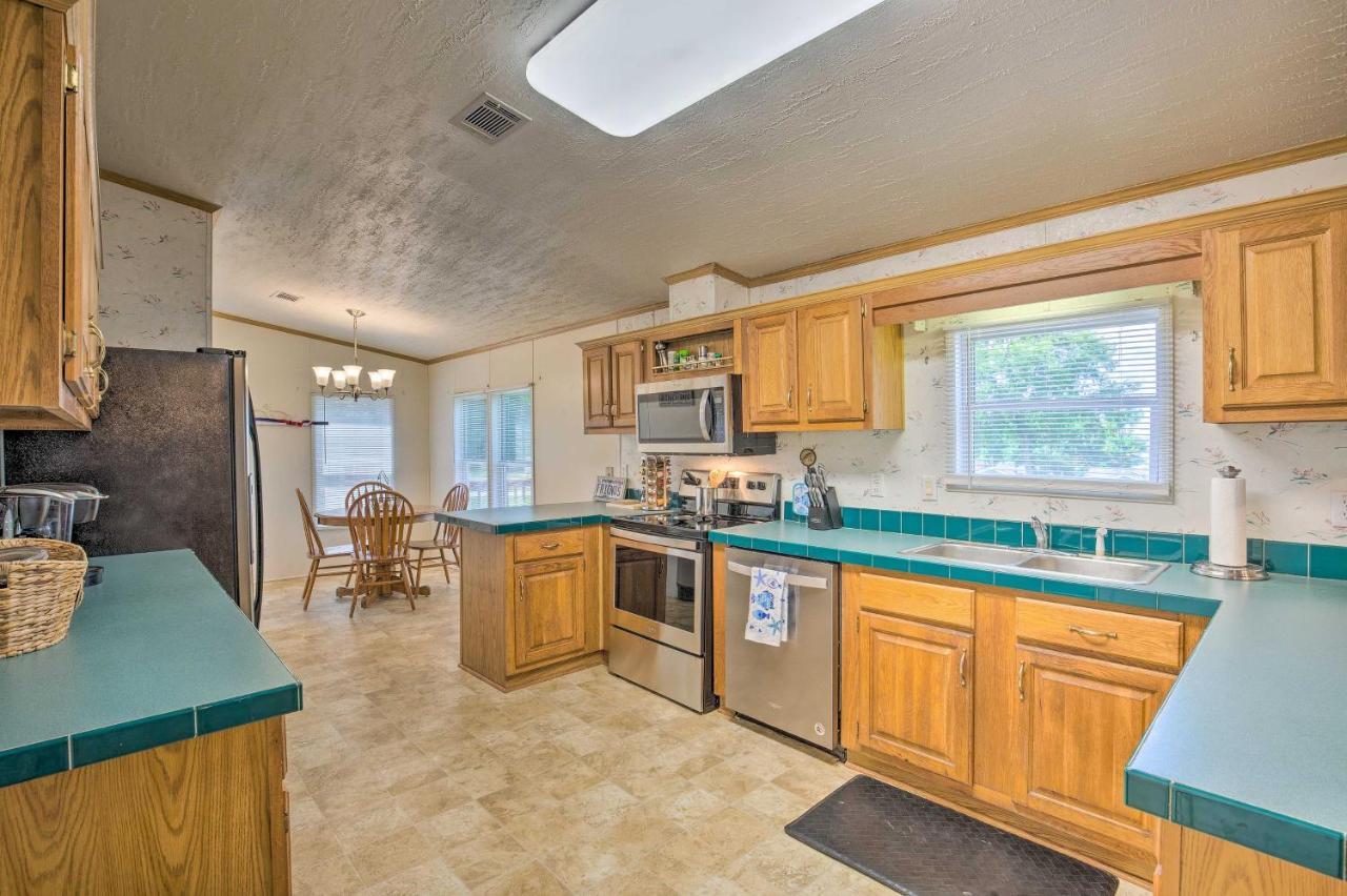 Kemp Home With Deck, Steps To Cedar Creek Lake! Exterior foto