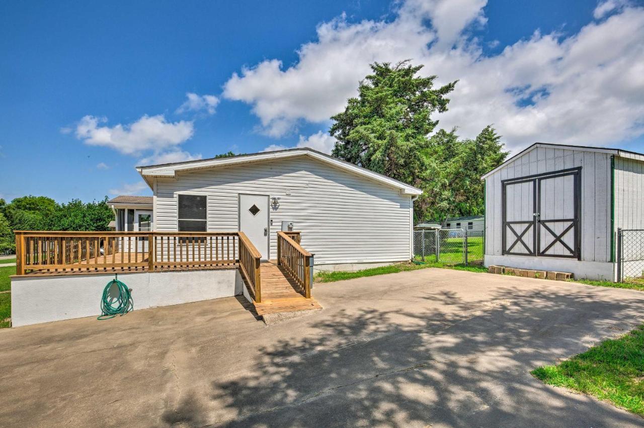 Kemp Home With Deck, Steps To Cedar Creek Lake! Exterior foto