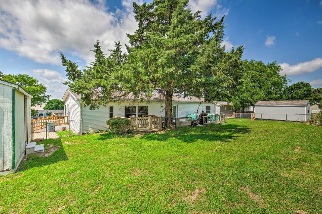 Kemp Home With Deck, Steps To Cedar Creek Lake! Exterior foto